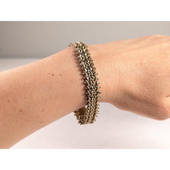 Vintage herringbone watch strap style bracelet, gold wash chevron metal link - Picture 3 of 10